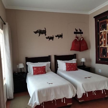 Londiningi Guesthouse Windhoek Esterno foto