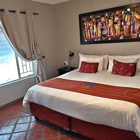 Londiningi Guesthouse Windhoek Esterno foto